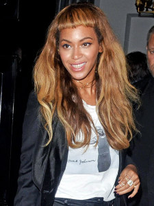 http://stylenews.peoplestylewatch.com/2014/10/15/beyonce-bangs-beyonce-cuts-bad-bangs/
